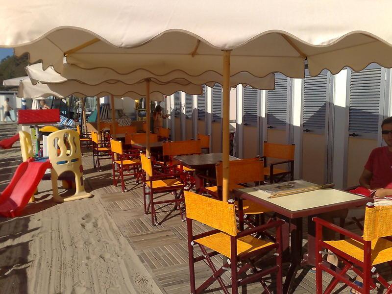 Hotel Gabbiano อาลัสซิโอ ภายนอก รูปภาพ