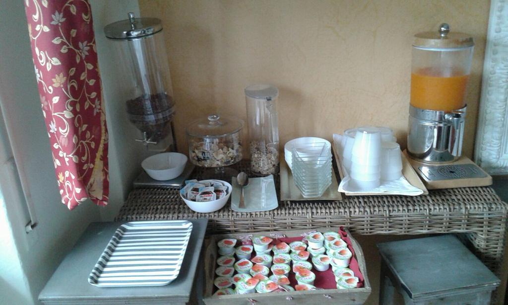 Hotel Gabbiano อาลัสซิโอ ภายนอก รูปภาพ